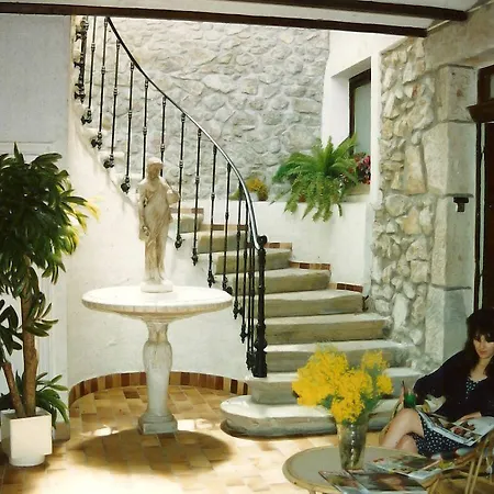 Saint Jean Hotell 2*